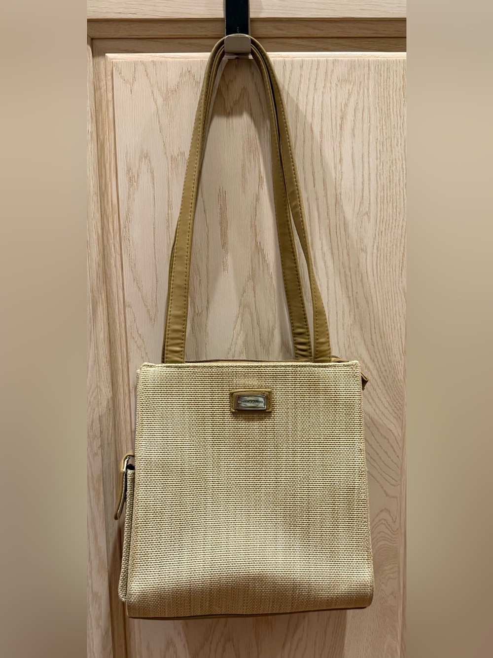 Frankie & Johnnie Woven Straw Shoulder Bag in Natural/Tan
